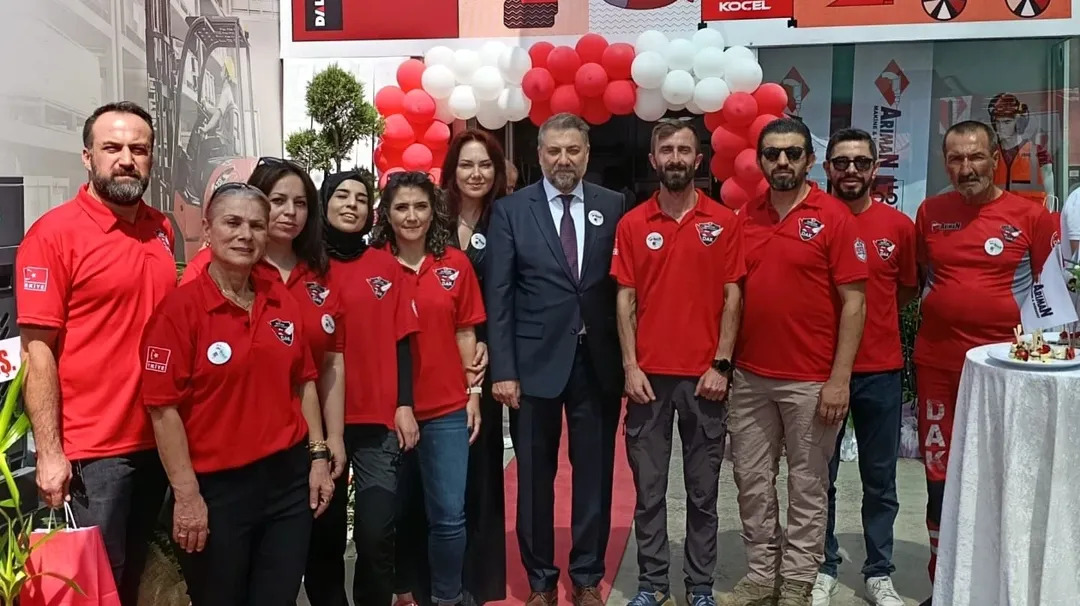 Ana sponsorumuzlarımızdan  Arıman Hırdavat’ın 55 yıllık başarılarla dolu yolculuğunu kutladığı bu özel günde, Dorlion Arma Kurtarma olarak yanlarında olmaktan gurur duyduk